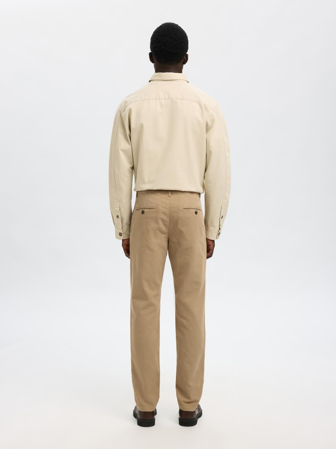 model_shot-back